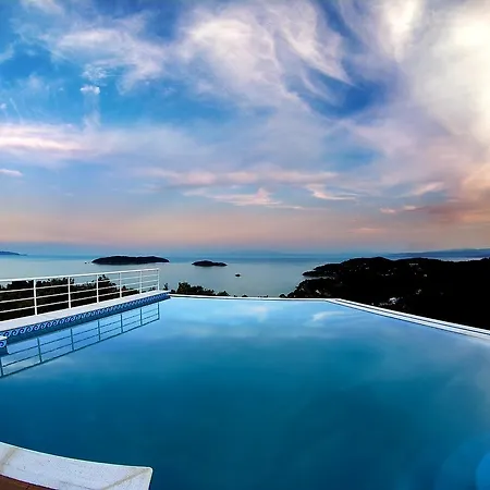 Goldenhill Studios&apartments 4*