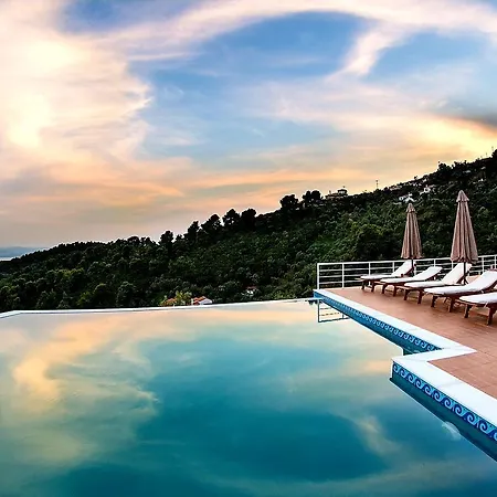 Goldenhill Studios&apartments 4* 스키아토스 타운