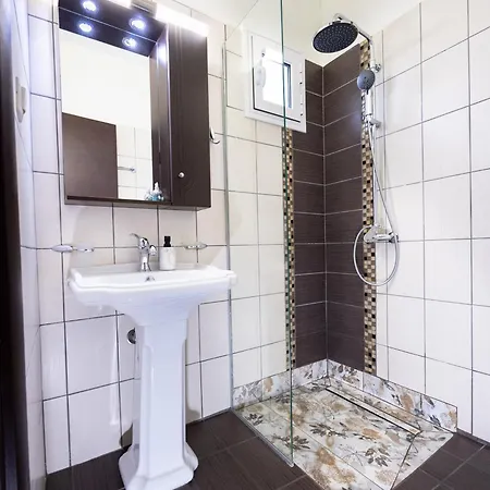 Aparthotel Goldenhill Studios&apartments 4*