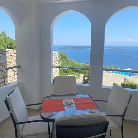 Aparthotel Goldenhill Studios&apartments 4*