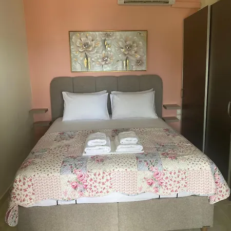 Aparthotel Goldenhill Studios&apartments