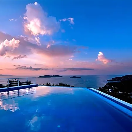 Aparthotel Goldenhill Studios&apartments 4*