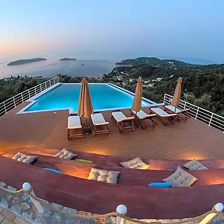 Aparthotel Goldenhill Studios&apartments 4*
