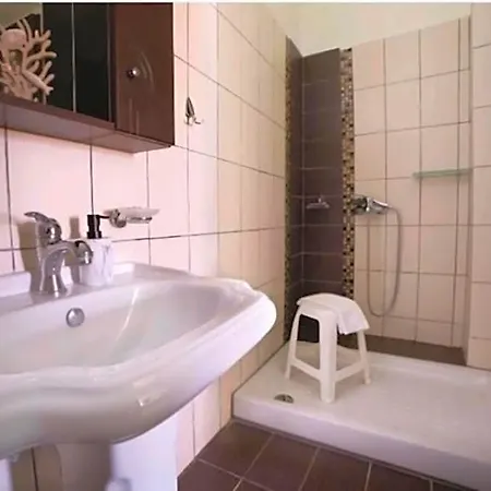 Goldenhill Studios&apartments Aparthotel