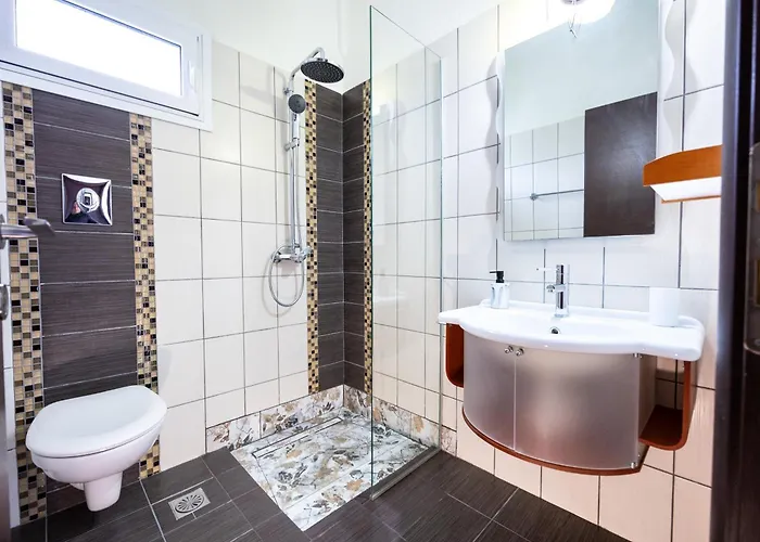 Goldenhill Studios&apartments