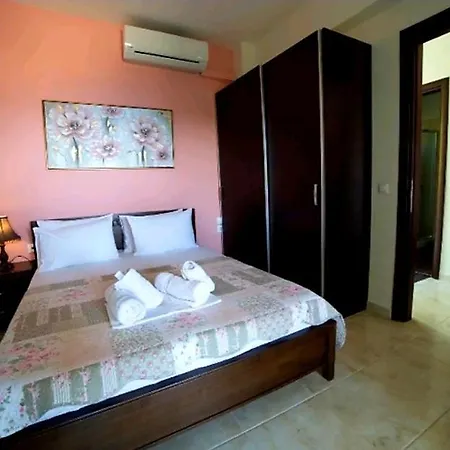 Goldenhill Studios&apartments 4*