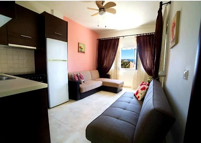 Goldenhill Studios&apartments Apartahotel