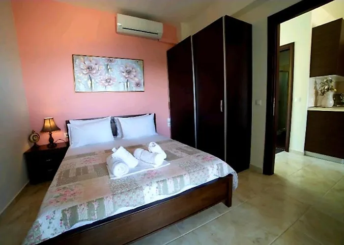 Goldenhill Studios&apartments 4*